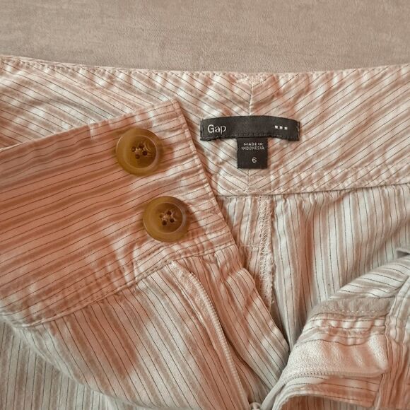 GAP Shorts Beige & White Striped Casual Chino 100% Cotton Pockets Low Rise Sz 6 - Picture 2 of 9